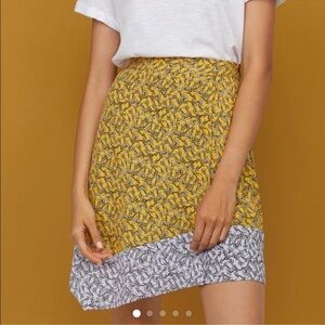 H&M asymmetrical floral skirt - size 6